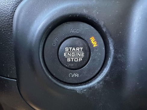 Used 2023 Jeep Wrangler Unlimited Sport image 23