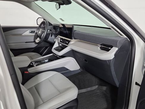 Used 2025 Ford Explorer Active w/ Active Comfort Package image 37