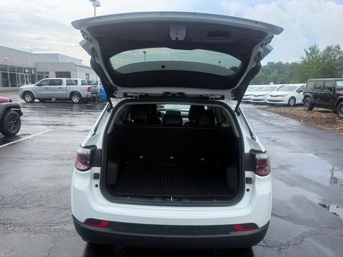 Certified 2022 Jeep Compass Latitude AWD/4WD image 41