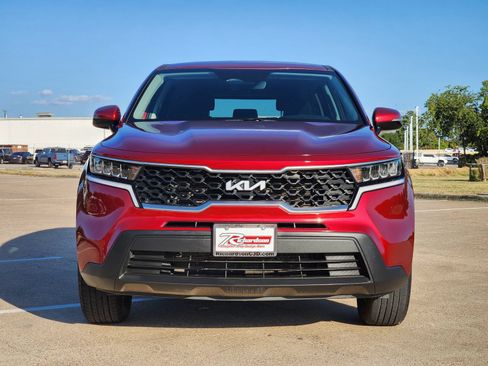 Used 2023 Kia Sorento LX AWD/4WD image 7