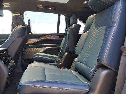 New 2025 Cadillac Escalade IQ Luxury 2 w/ LPO, Radiant Package image 25