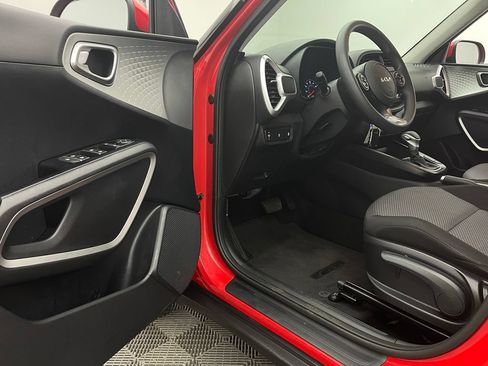 Used 2022 Kia Soul LX FWD image 13