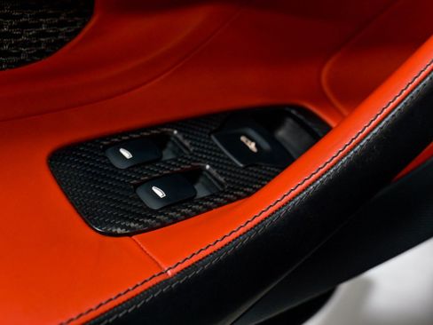 Used 2019 McLaren 600LT RWD image 54