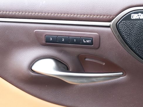 Used 2019 Lexus ES 350 Ultra Luxury w/ Accessory Package 2 image 14