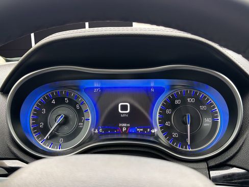 Used 2023 Chrysler 300 Touring w/ Sport Appearance Package image 17