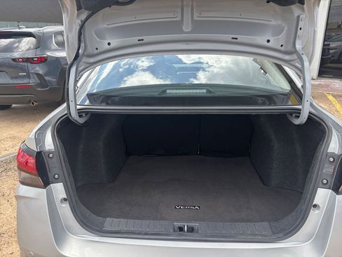 Used 2025 Nissan Versa SV FWD image 29