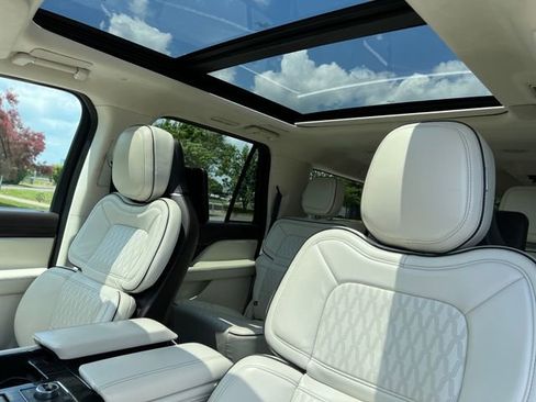 Used 2023 Lincoln Navigator L Black Label AWD/4WD image 17