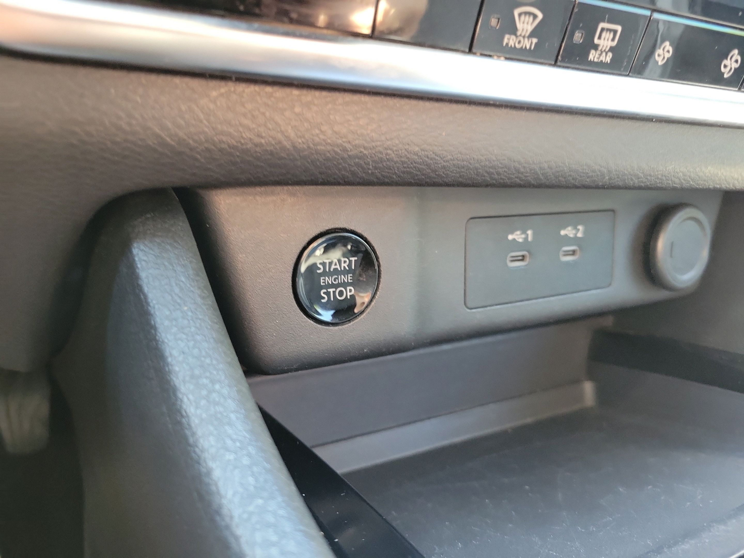 Used 2024 Nissan Rogue SV FWD image 26