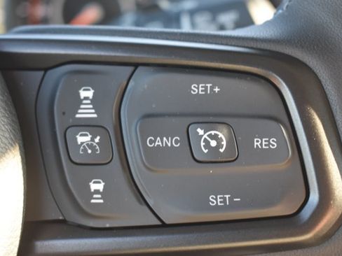 Used 2025 Jeep Wrangler Unlimited Sport AWD/4WD image 21