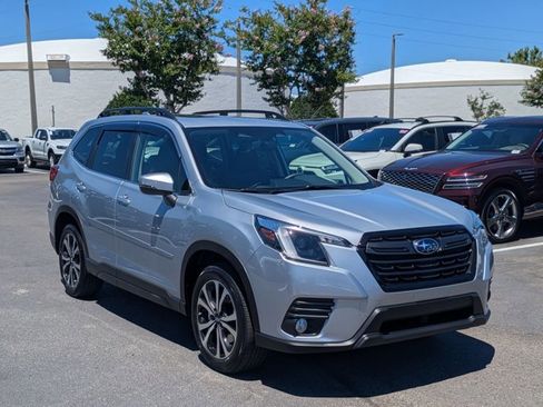 Used 2023 Subaru Forester Limited AWD/4WD image 3