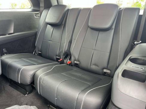 Used 2022 Mercedes-Benz GLS 450 4MATIC w/ AMG Line Exterior image 19