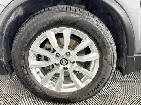 Used 2017 Nissan Rogue SV FWD image 37