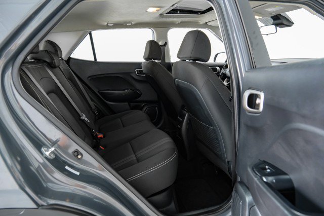 Used 2024 Hyundai Venue SEL FWD image 33