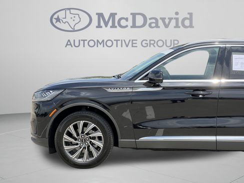Certified 2025 Lincoln Aviator AWD image 31