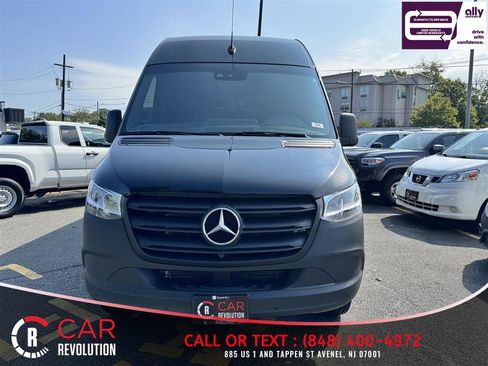 Used 2024 Mercedes-Benz Sprinter 2500 image 2