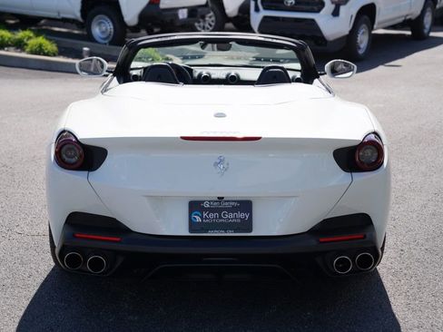 Used 2019 Ferrari Portofino RWD image 16