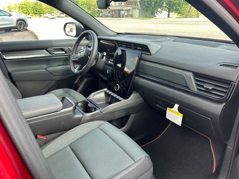 Used 2026 GMC Terrain AT4 w/ Convenience Package III AWD/4WD image 6