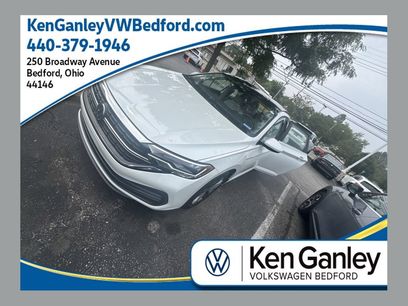 Used 2024 Volkswagen Jetta SE w/ Panoramic Sunroof Package