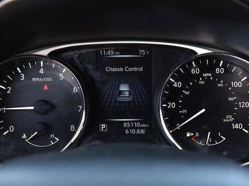 Used 2015 Nissan Rogue SV w/ SV Family Package image 12