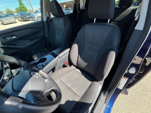 Used 2025 Nissan Rogue SV FWD image 38