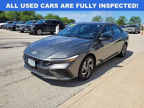 Used 2025 Hyundai Elantra Sport FWD image 2