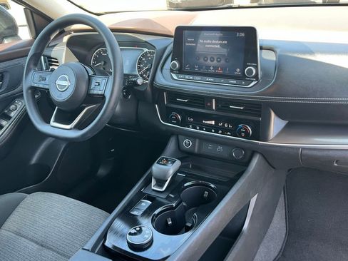 Used 2023 Nissan Rogue SV image 20