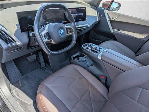 Used 2024 BMW iX xDrive50 w/ Sport Package AWD/4WD image 10