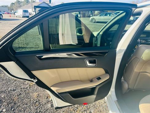 Used 2010 Mercedes-Benz E 350 Sedan image 22