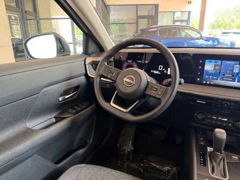 Used 2026 Nissan Kicks SV w/ Cold Weather Package FWD image 29