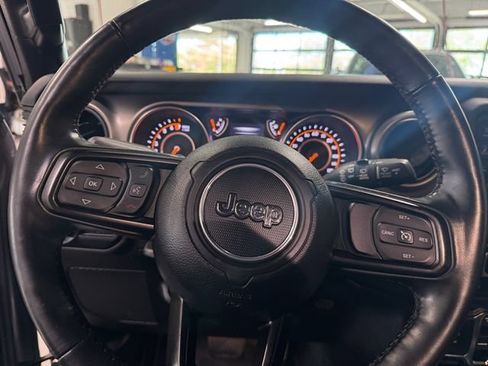 Used 2018 Jeep Wrangler Unlimited Sport S AWD/4WD image 23