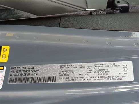 New 2025 Jeep Gladiator Mojave w/ Safety Group image 19