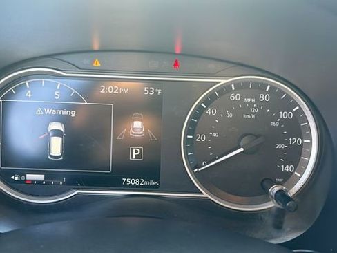 Used 2018 Nissan Kicks SV image 18