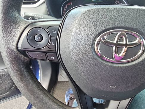 Certified 2025 Toyota RAV4 XLE AWD/4WD image 11