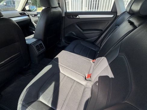 Used 2013 Volkswagen Passat TDI SE FWD image 16