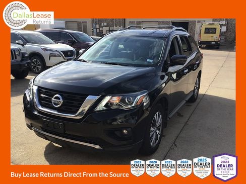 Used 2020 Nissan Pathfinder SL image 1