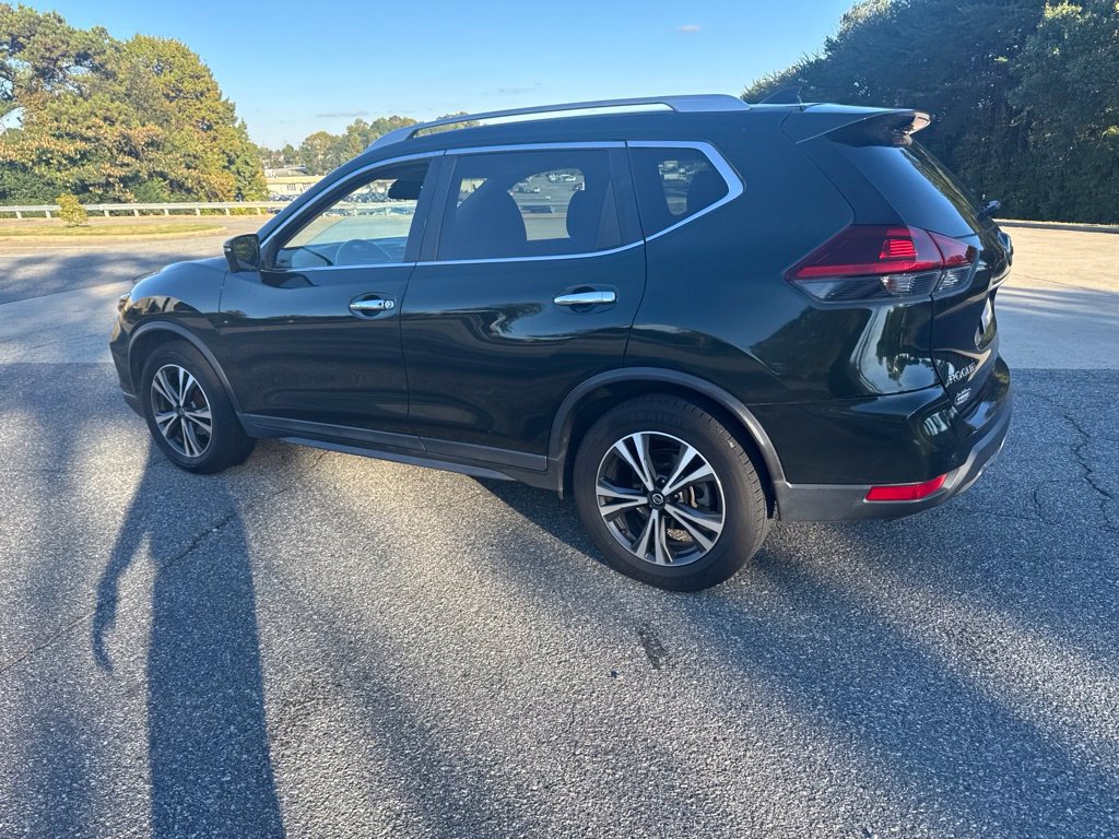 Used 2019 Nissan Rogue SV w/ Premium Package FWD image 11