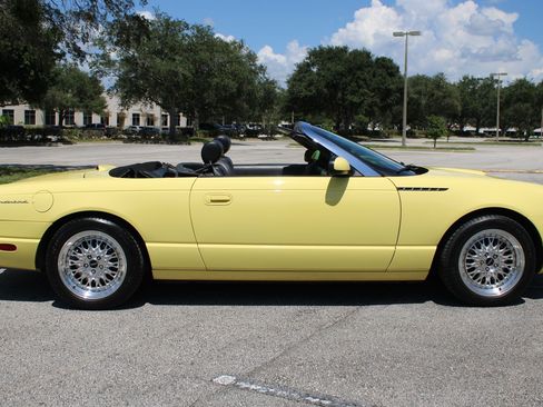 Used 2002 Ford Thunderbird RWD image 21