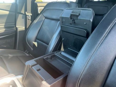 Used 2020 Ford Explorer XLT w/ Equipment Group 202A AWD/4WD image 33