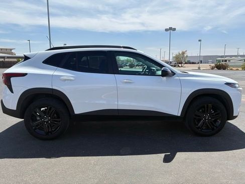 Used 2025 Chevrolet Trax ACTIV image 7