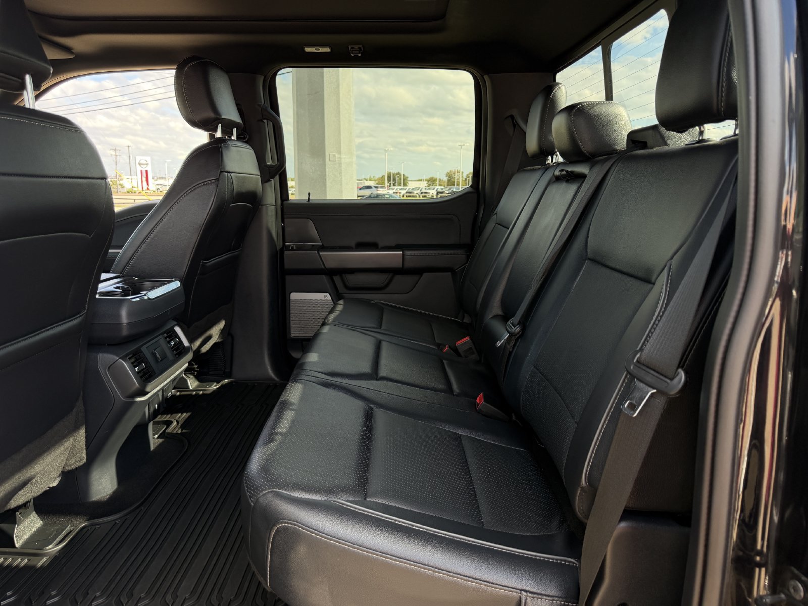 Used 2024 Ford F150 Lariat w/ Bed Utility Package AWD/4WD image 29