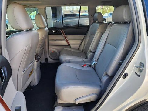 Used 2013 Toyota Highlander Limited image 13