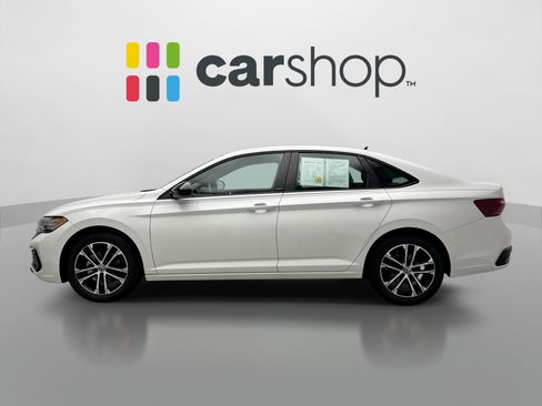 Used 2023 Volkswagen Jetta Sport FWD image 2