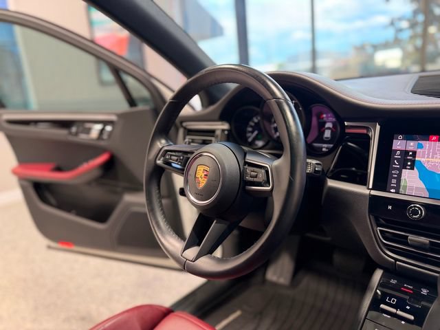 Used 2022 Porsche Macan AWD/4WD image 32