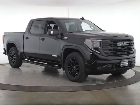 Used 2025 GMC Sierra 1500 Elevation w/ Elevation Premium Package AWD/4WD image 2