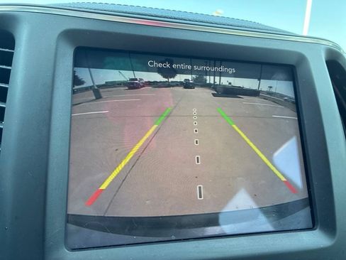 Used 2022 Jeep Cherokee Latitude AWD/4WD image 11