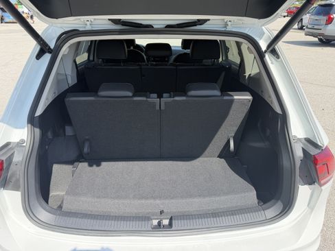 Used 2024 Volkswagen Tiguan SE FWD image 9