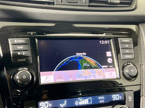 Used 2019 Nissan Rogue SV w/ Premium Package image 28