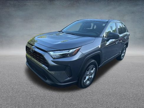 Used 2025 Toyota RAV4 LE AWD/4WD image 5