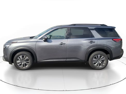 Used 2025 Nissan Pathfinder SV FWD image 5