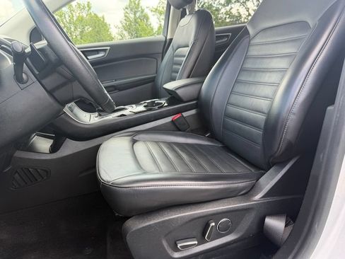 Used 2017 Ford Edge SEL w/ Equipment Group 201A AWD/4WD image 16